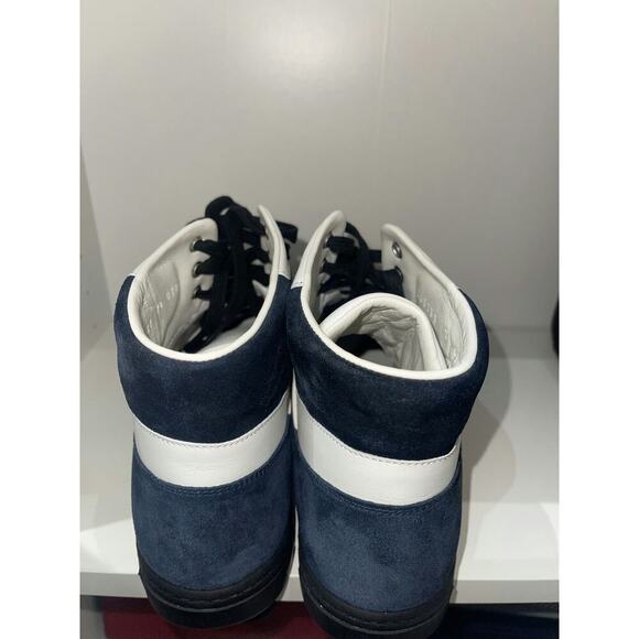 Gucci White and Navy High-Top Sneakers with Interlocking G Logo - Picture 3 of 4